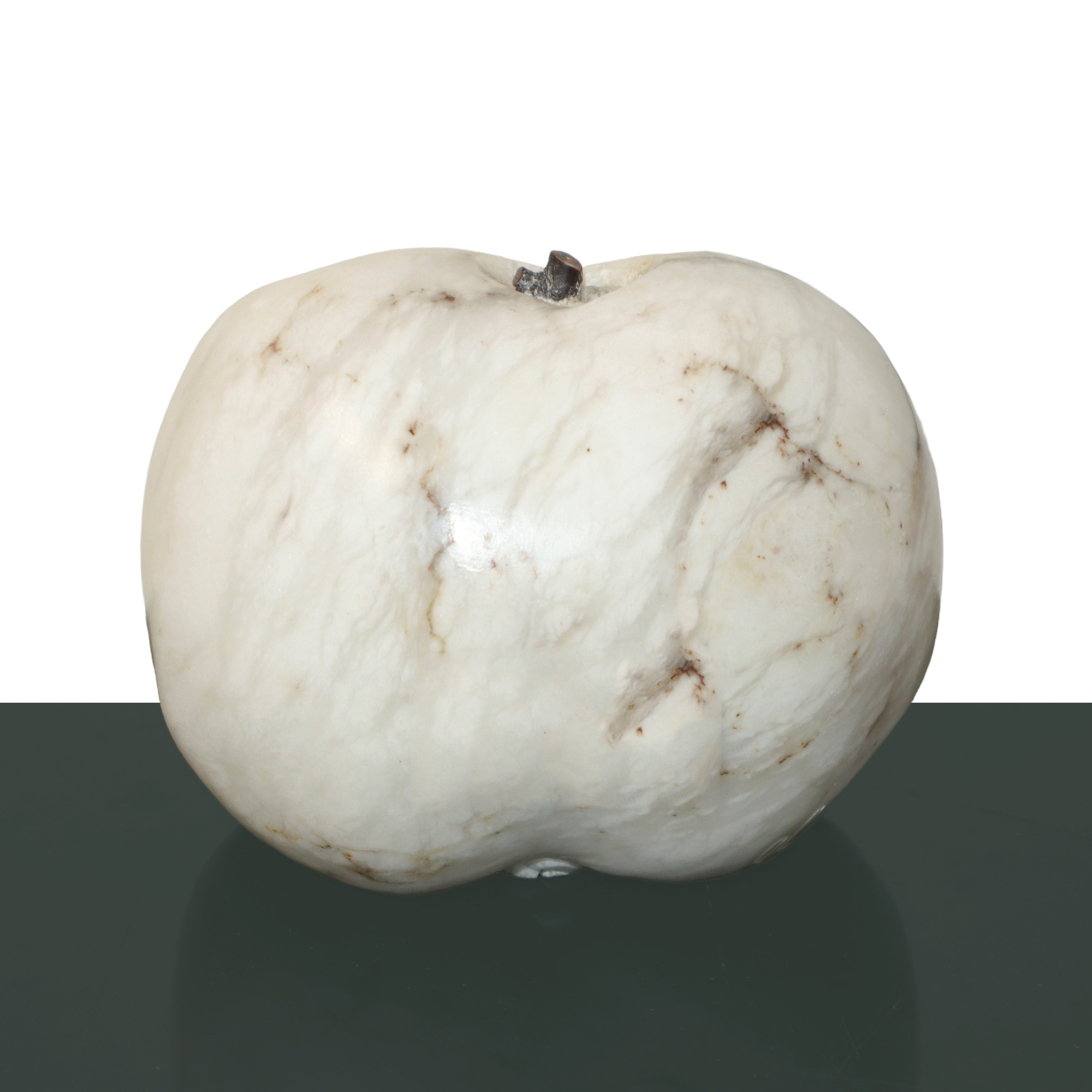 Michele Valenza - Scultura raffigurante bacio in una mela