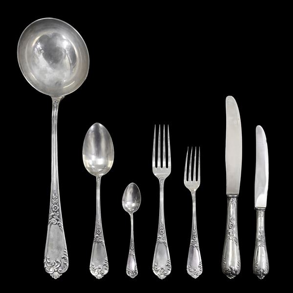 Silver cutlery set for 12