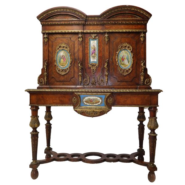 Two-body mobile cabinet