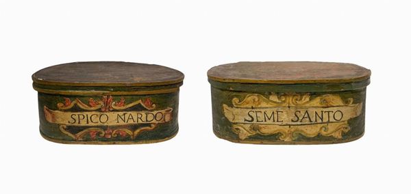 N.2 scatole da farmacia in legno laccato e dipinto in.XVIII sec. 
H.17 L. 45 pr.24