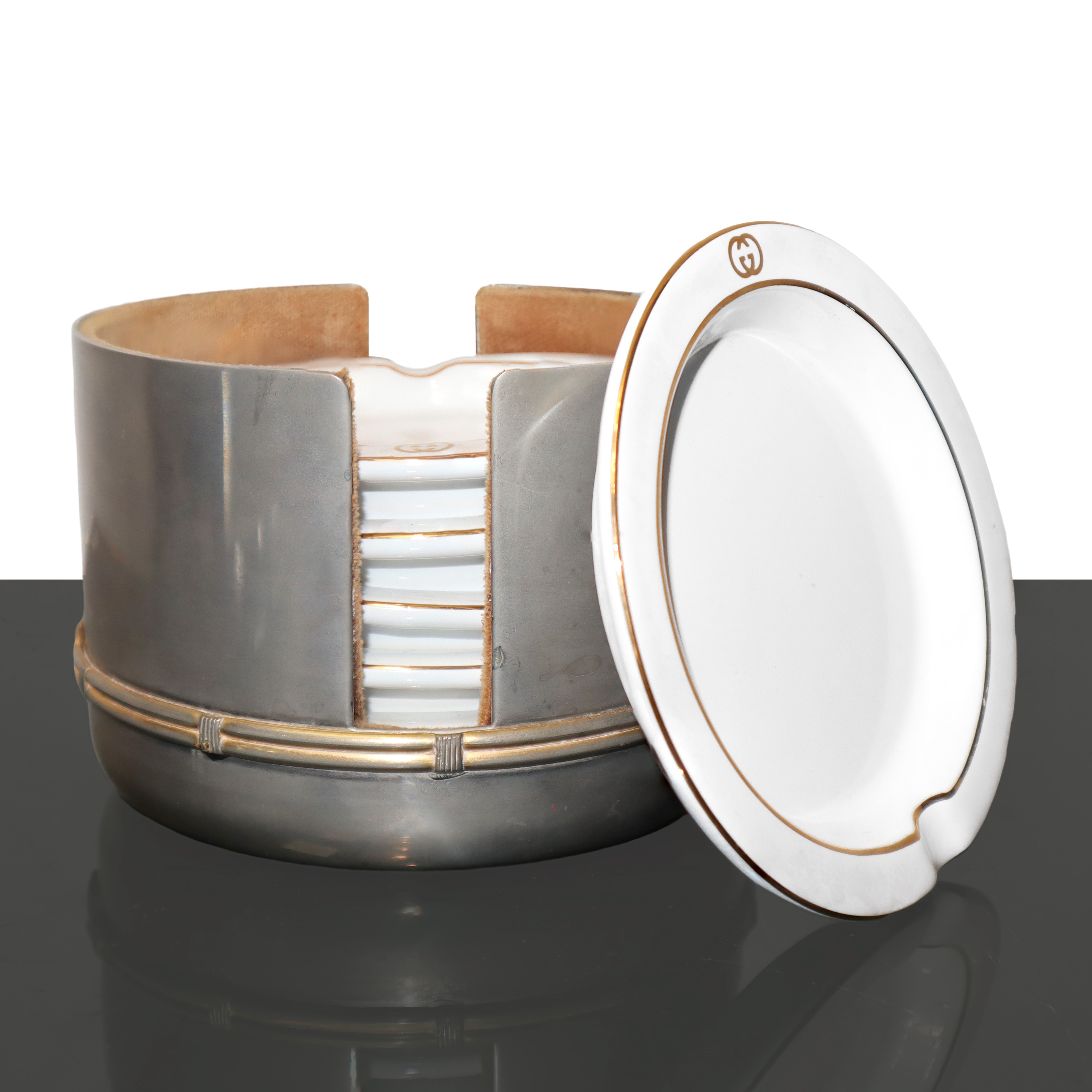 Set di portacenere composto da N. 6 portacenere in porcellana