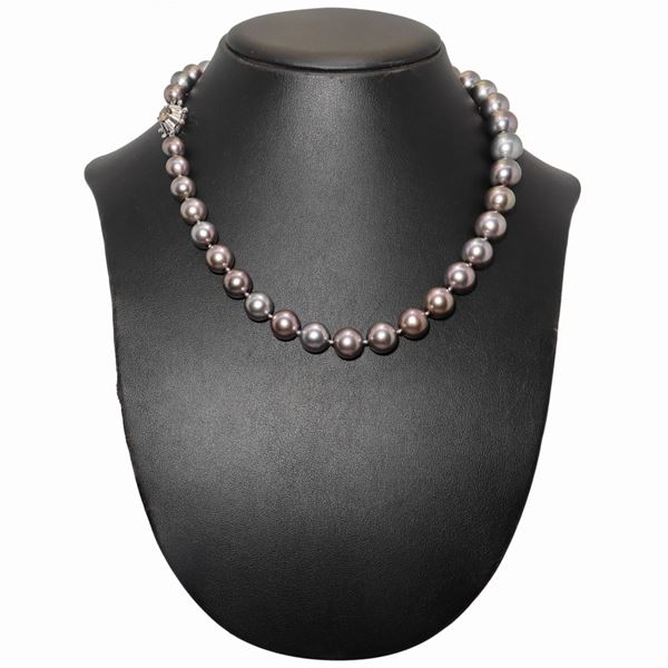 Necklace in Tahiti Pearls and Gold