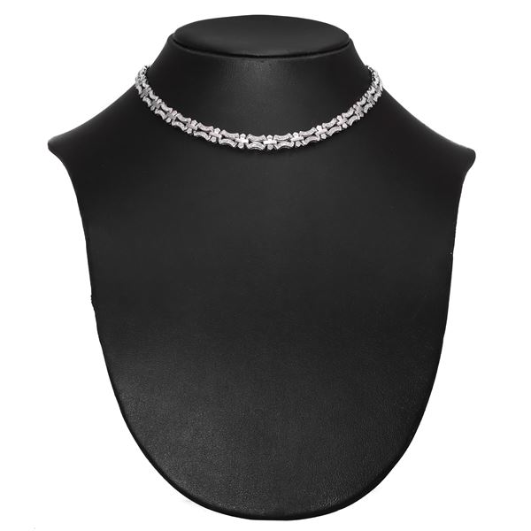 Necklace in White Gold and Diamonds