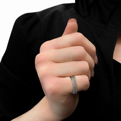 Anello in Oro Bianco e Diamanti Taglio Brillante, a Tre Fasce