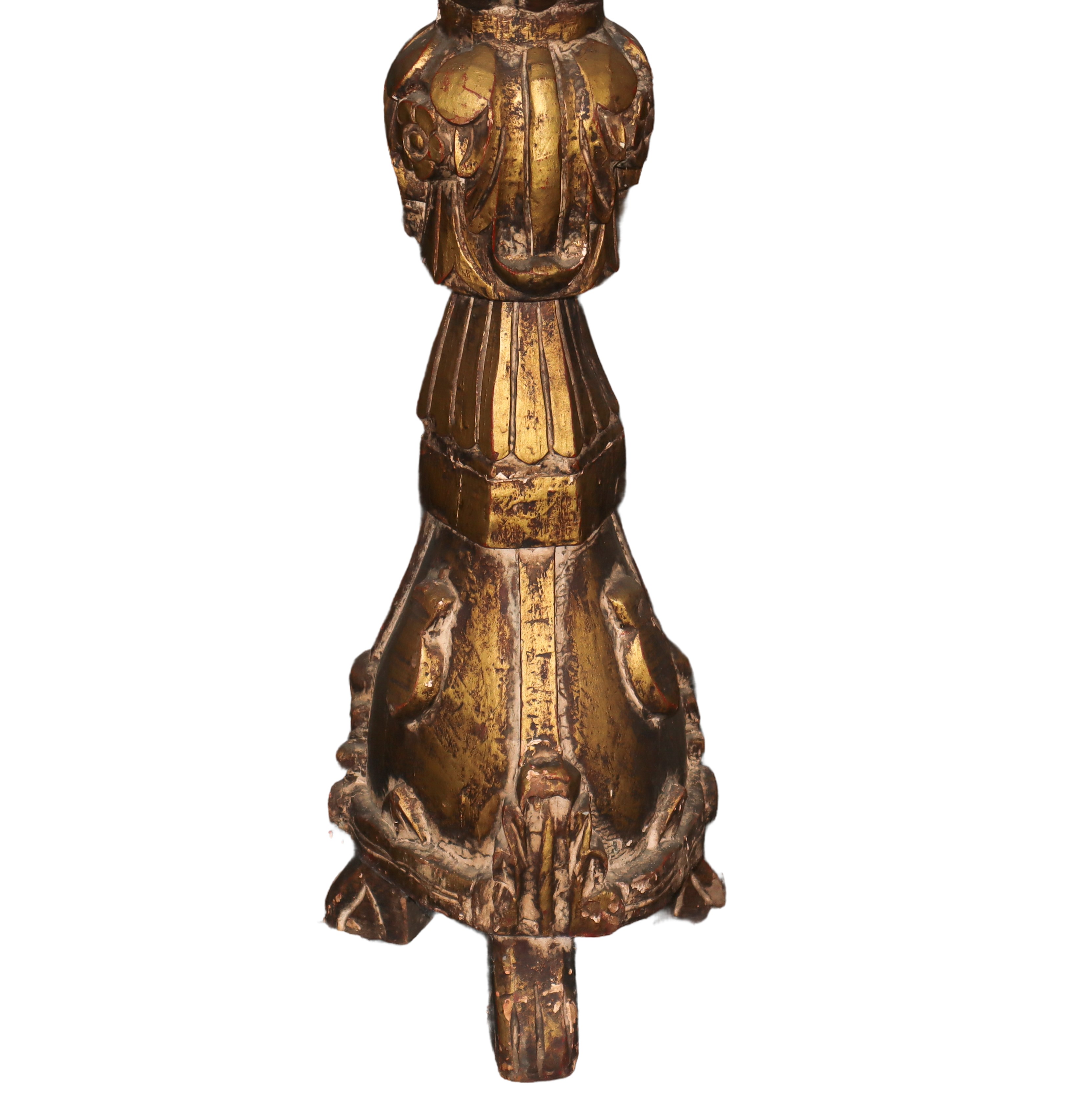 Candeliere in Legno Dorato