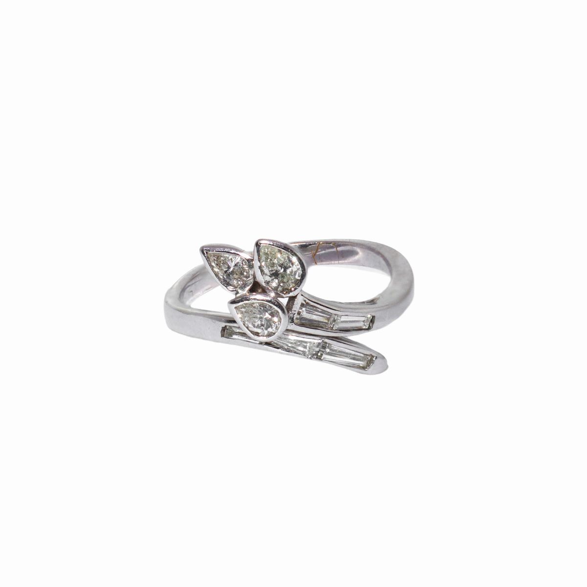 B & F - Anello in Oro Bianco con Brillanti a Gocce e Baguettes