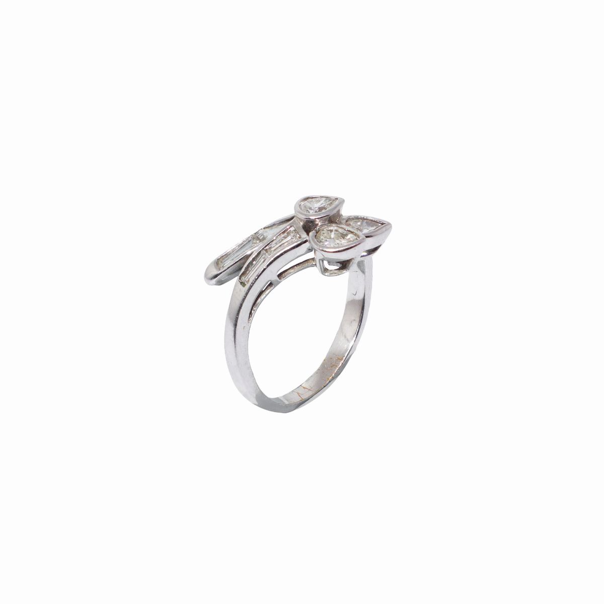 B & F - Anello in Oro Bianco con Brillanti a Gocce e Baguettes