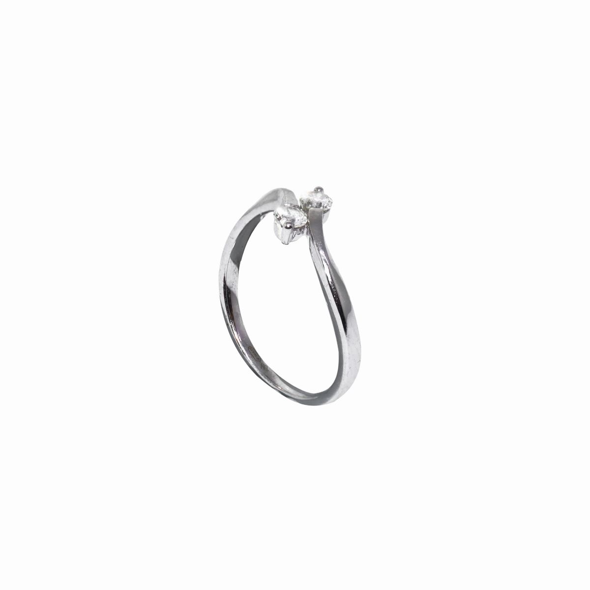 Anello in Oro Bianco Contrarie'