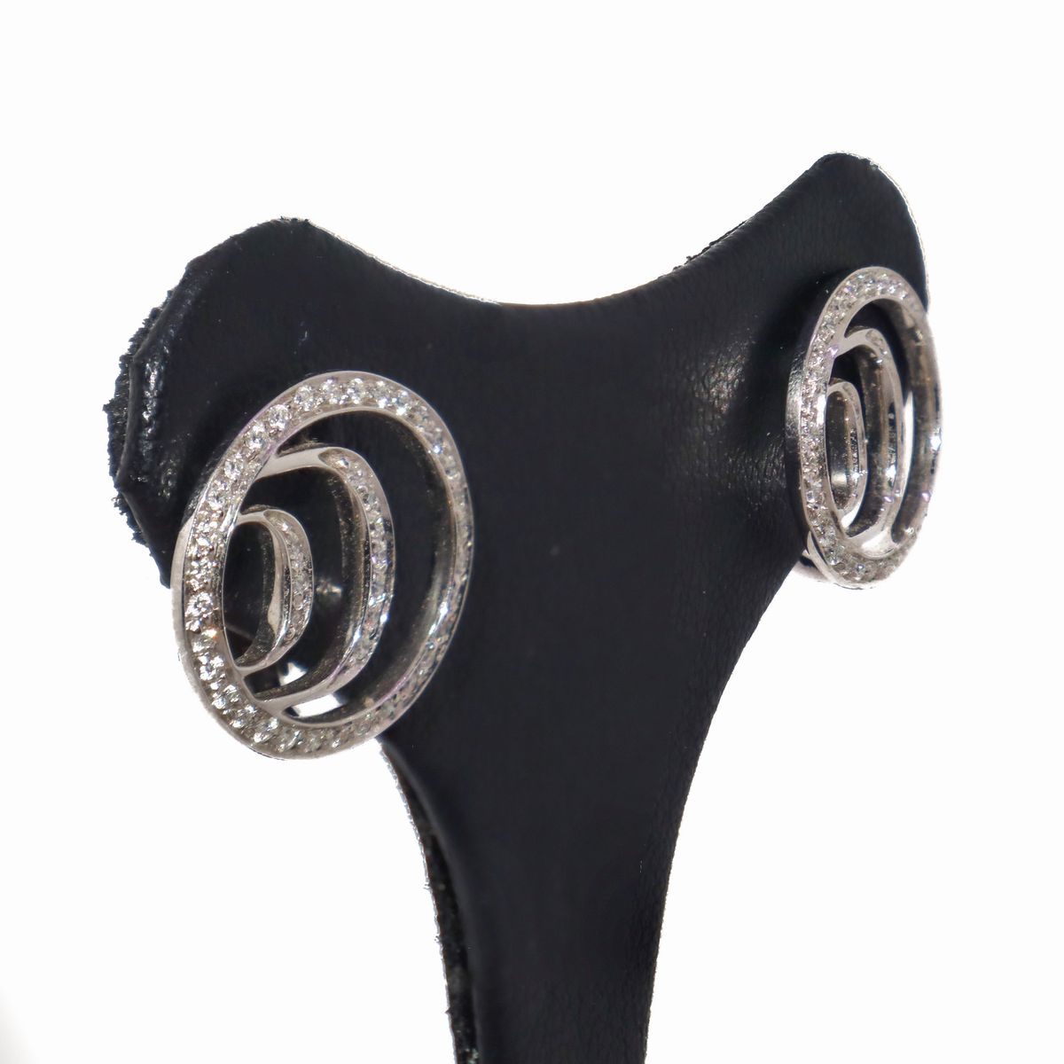 Orecchini in Oro Bianco e Diamanti Serie Damianissima
