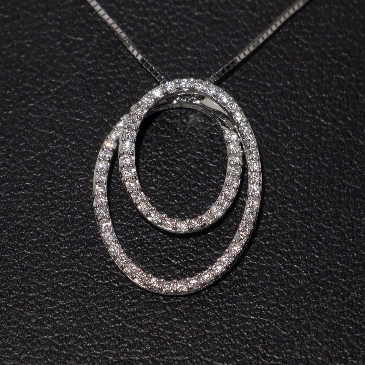 Comete - Collana in Oro Bianco con Ciondoli di Ovali in Oro e Brillanti