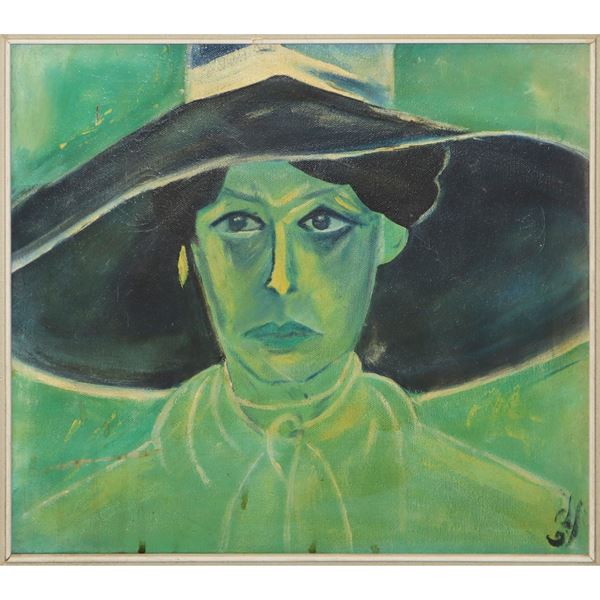 Woman with black hat