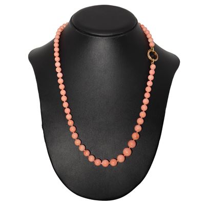 Collana in Corallo Rosa a Degradare con Susta Laterale in Oro Giallo e Brillanti