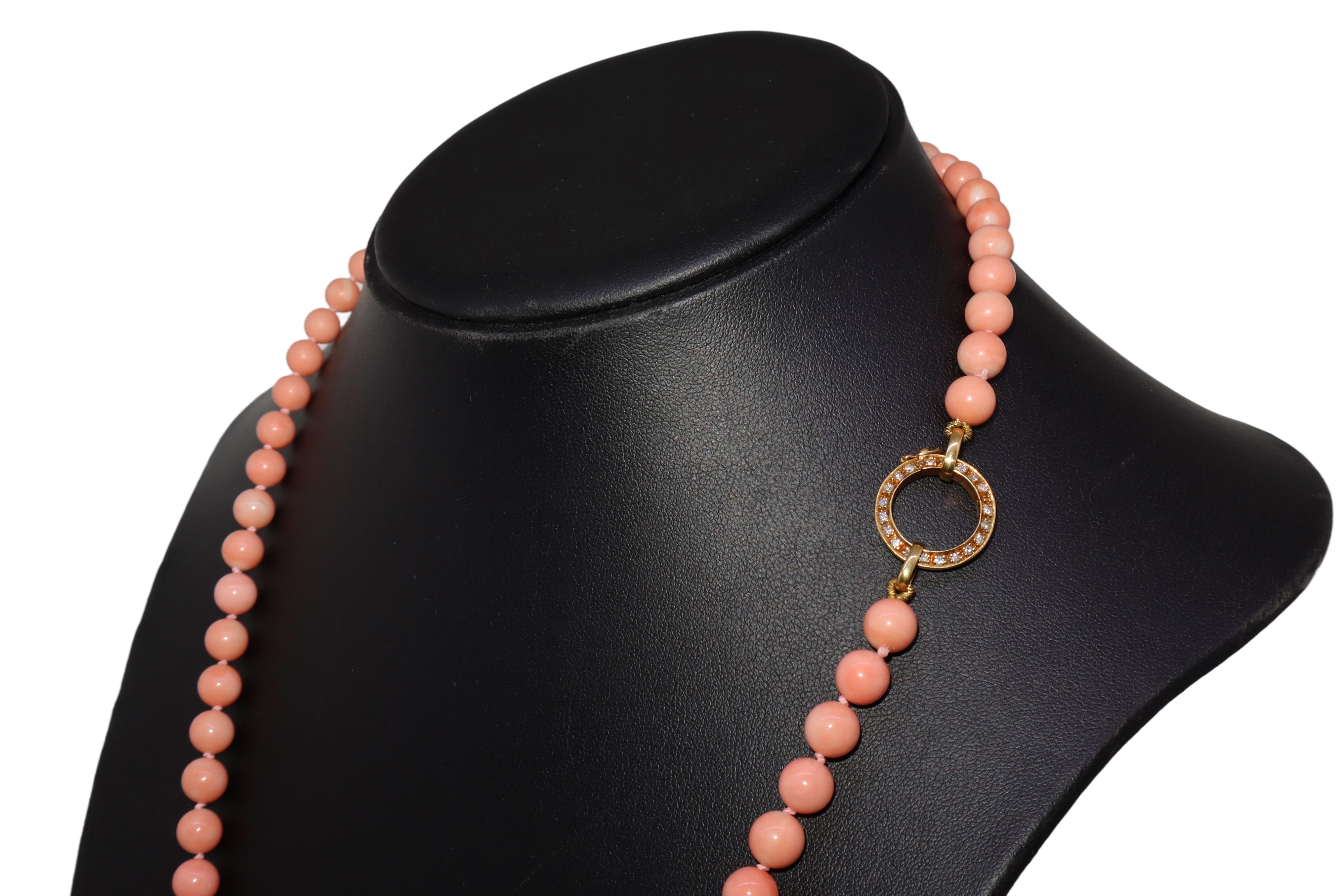 Collana in Corallo Rosa a Degradare con Susta Laterale in Oro Giallo e Brillanti