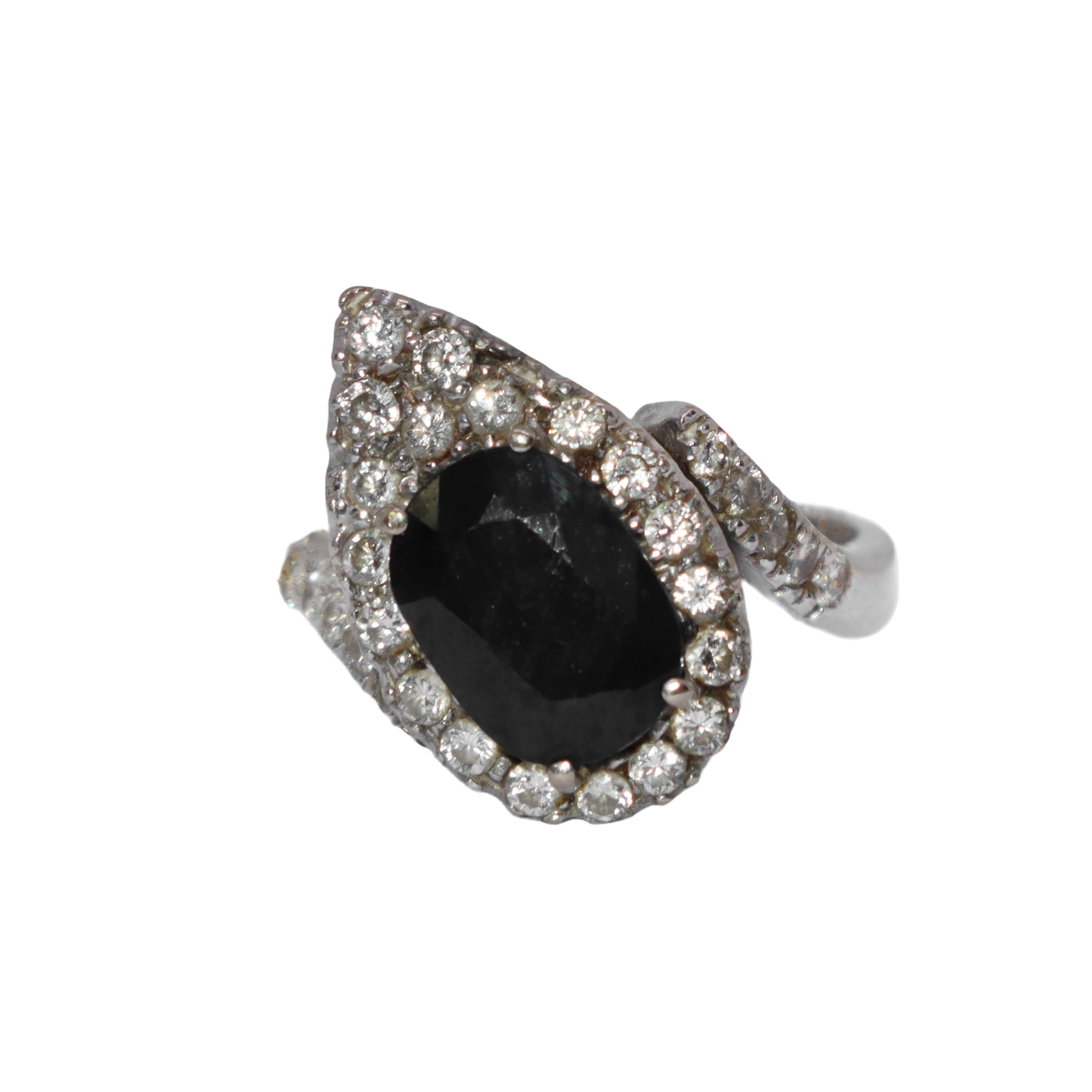 Anello con zaffiro naturale blu scuro kt 2,5 e diamanti naturali kt 0,40