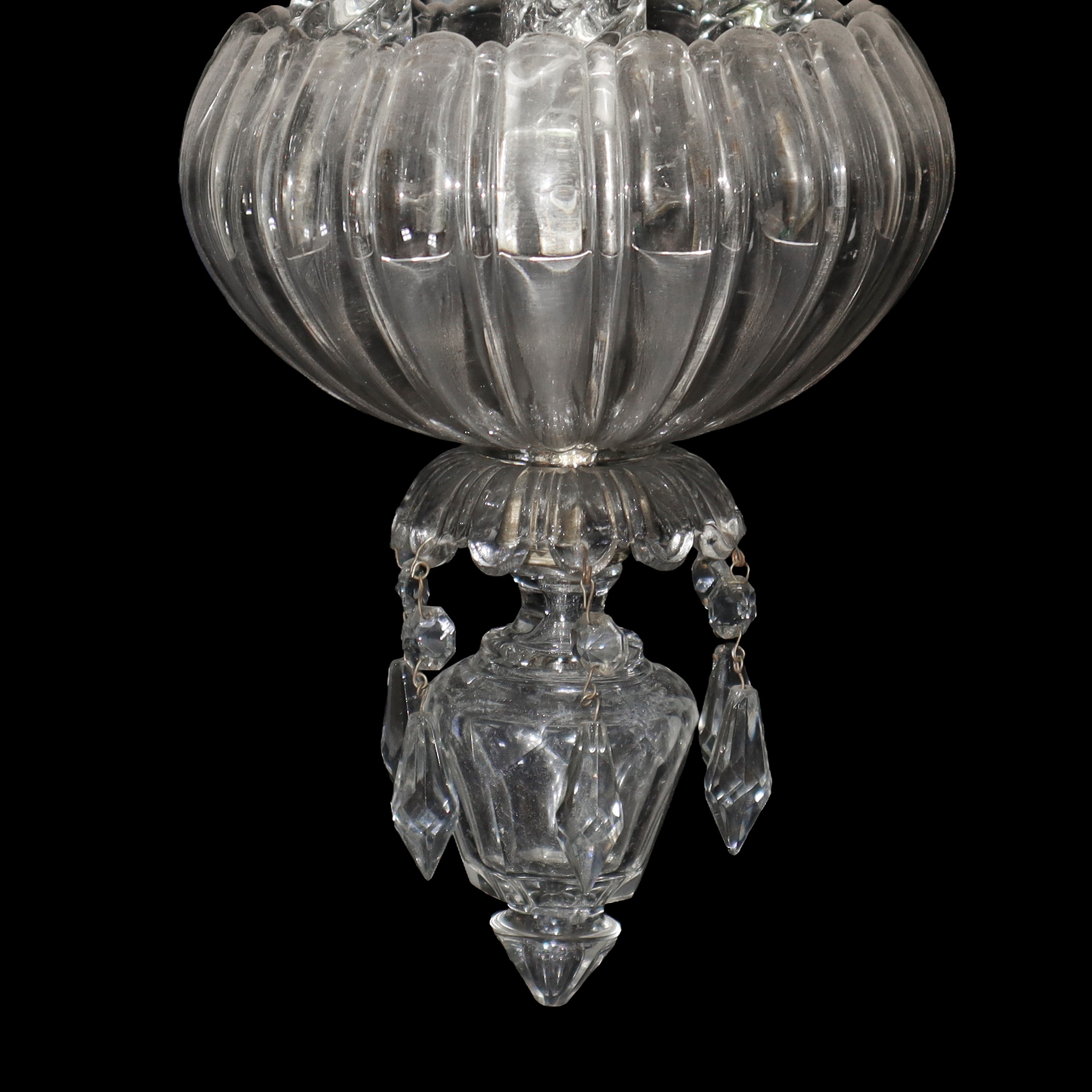 Lampadario a tre luci con stelo e bracci in vetro a torchion