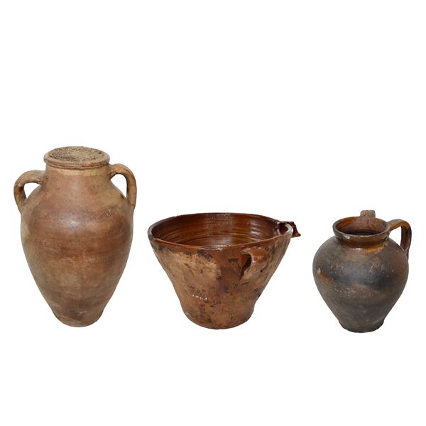 Tre vasi in ceramica