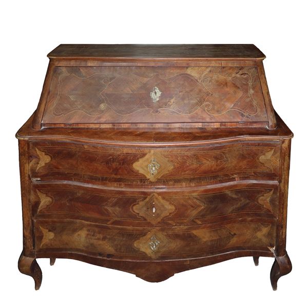 Chest of drawers with three drawers and lift with flap