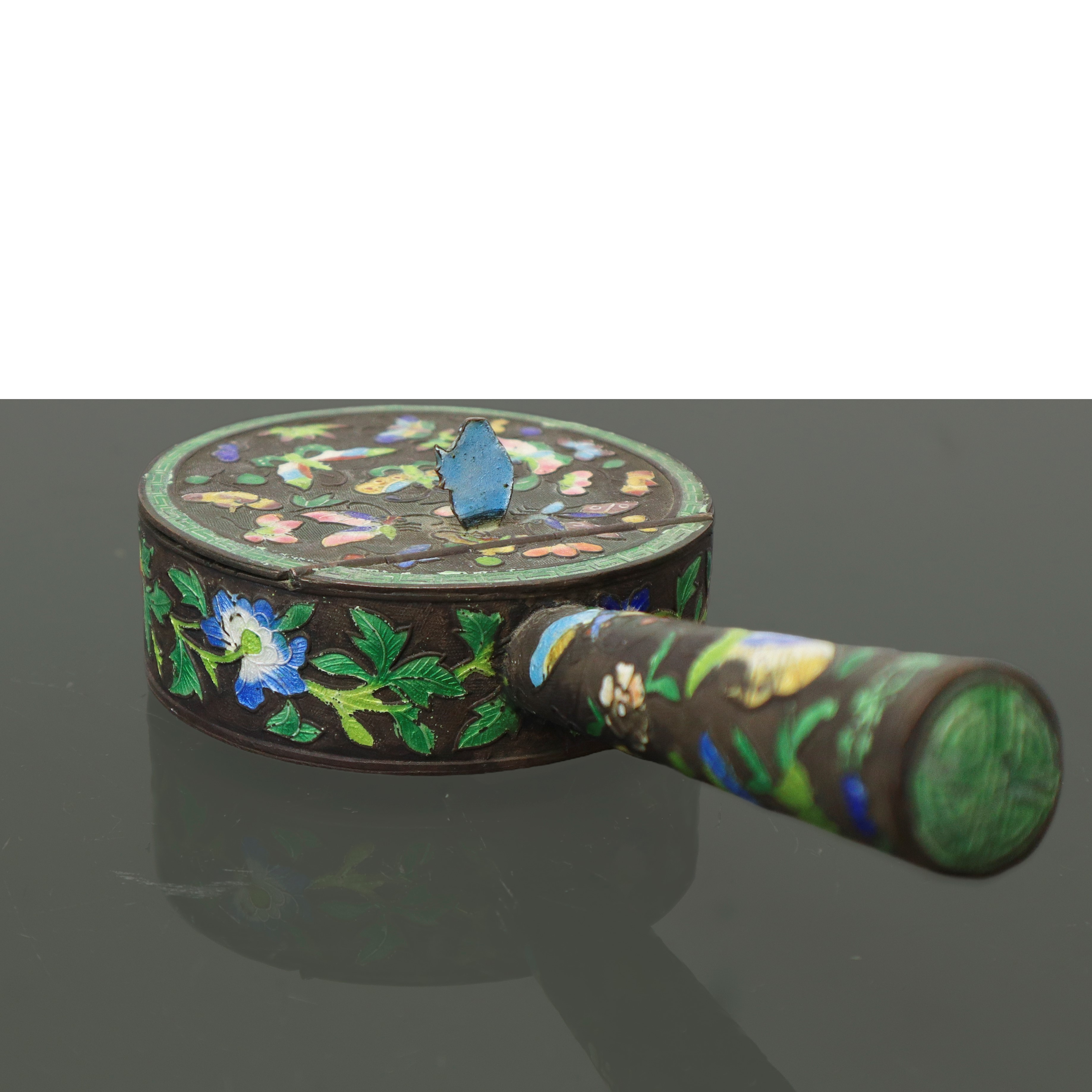 Raccogli briciole con decorazioni smaltate