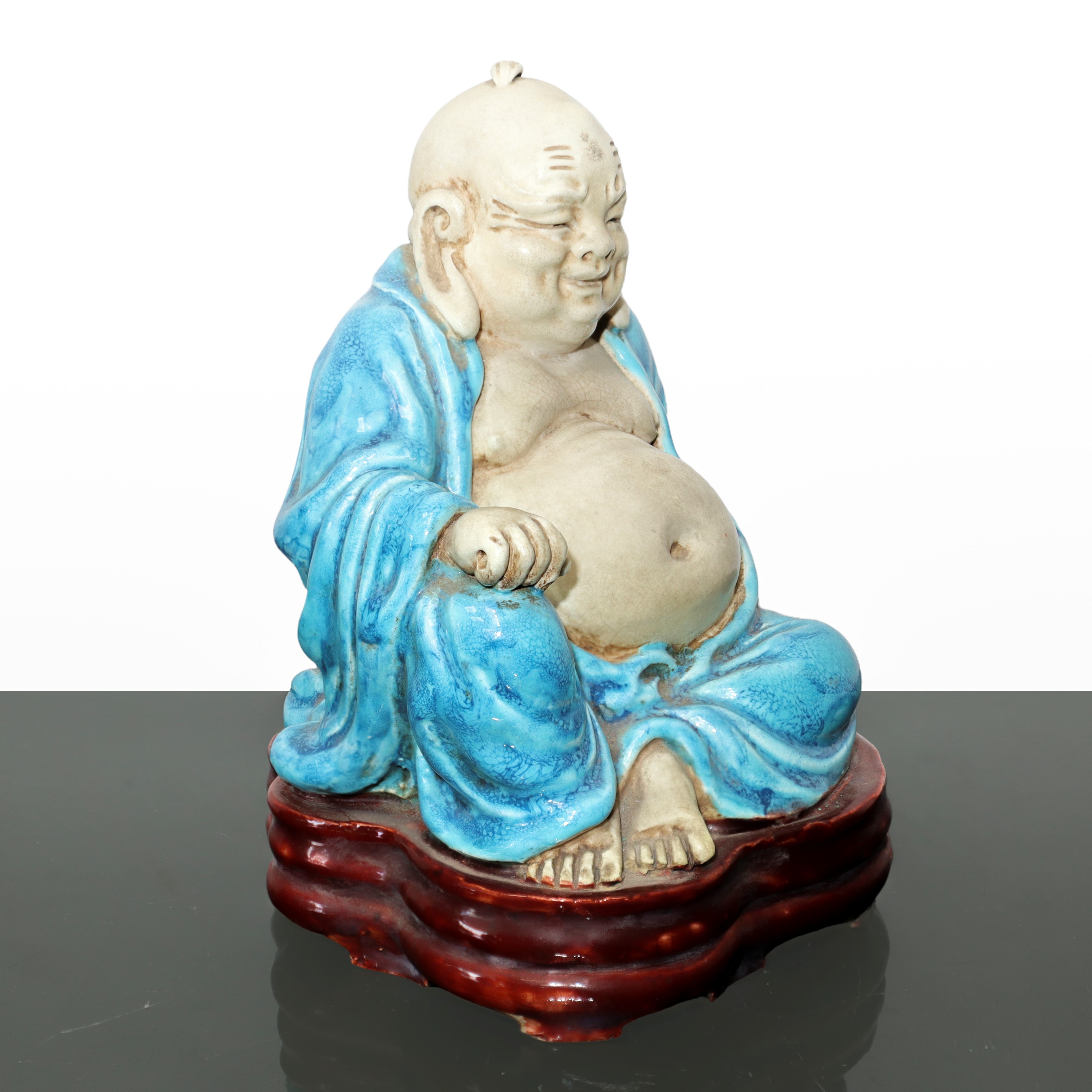 Buddha Pu-tai Ridente in Ceramica Smaltata nei Colori del Bianco e Dell'azzurro