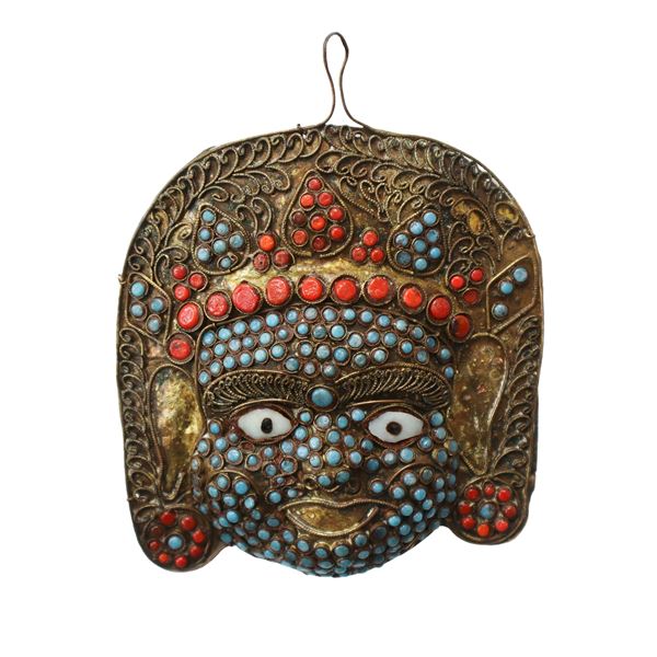 Antica maschera orientale in rame con fligrana a filo