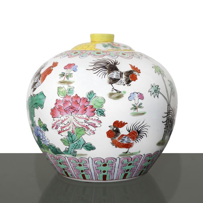 Potiche Cinese in Porcellana con Decorazioni di Fiori e Galli