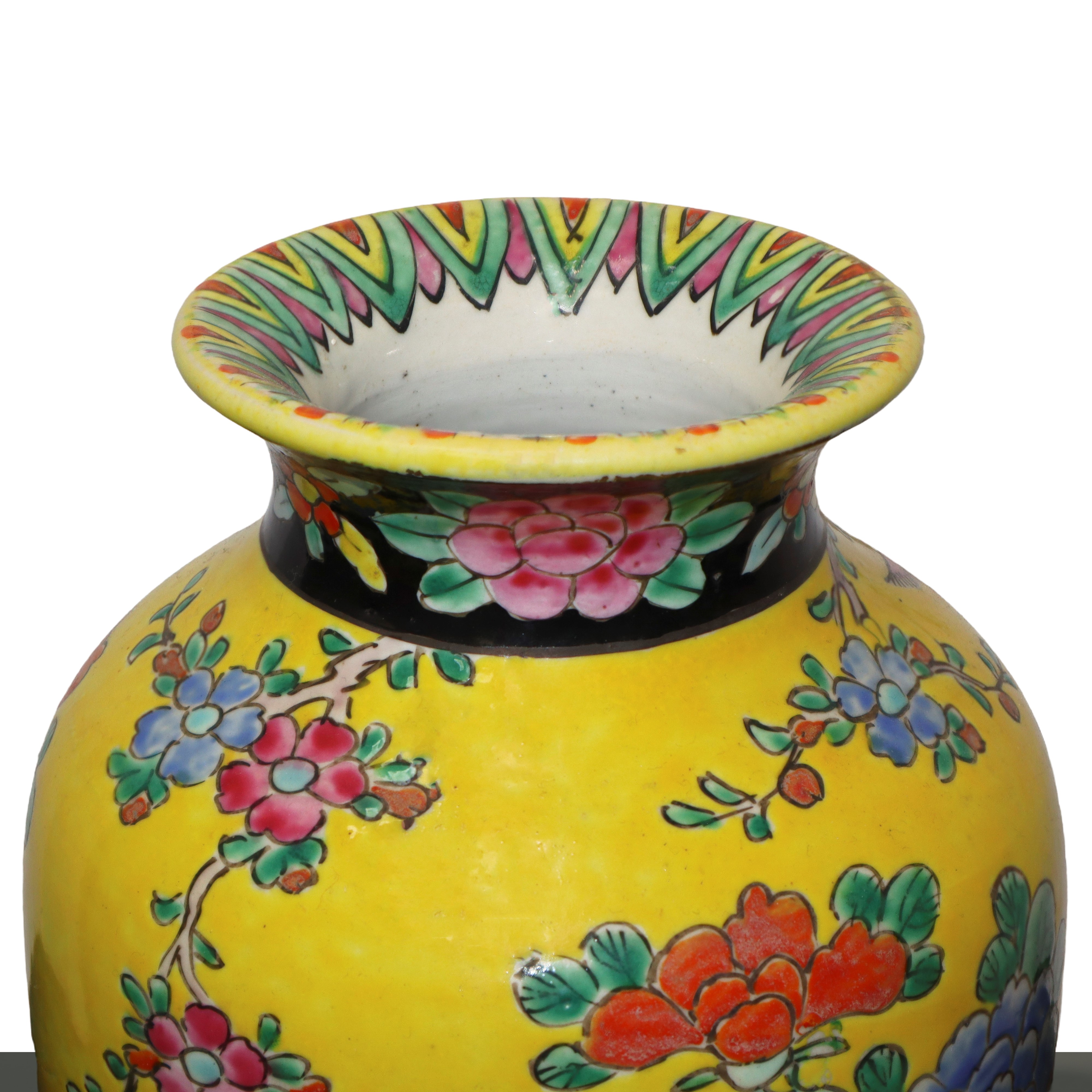 Vaso antico giapponese di porcellana smaltata gialla con raffigurazioni floreali e uccello