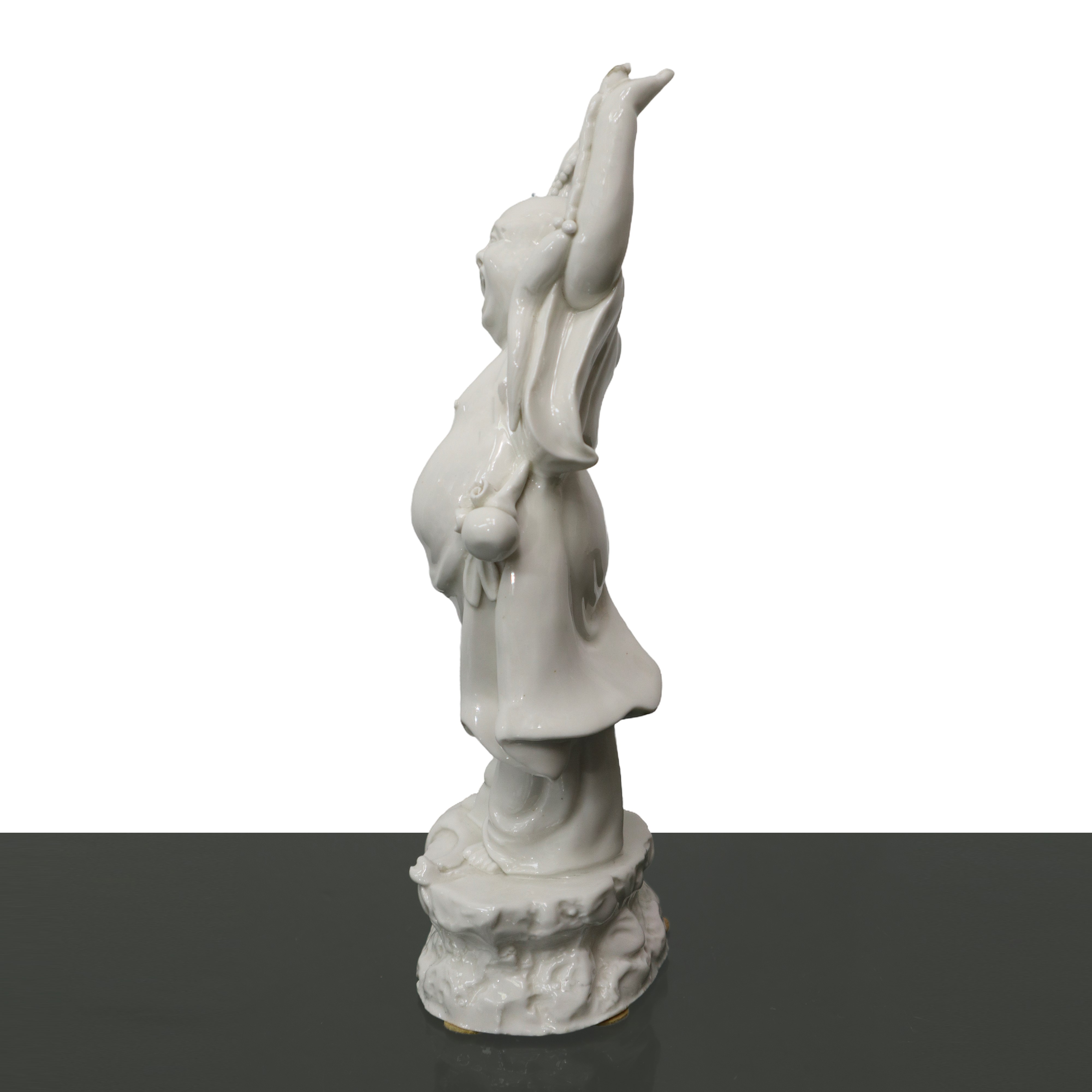 Statuina cinese di Buddha gioioso in ceramica bianca