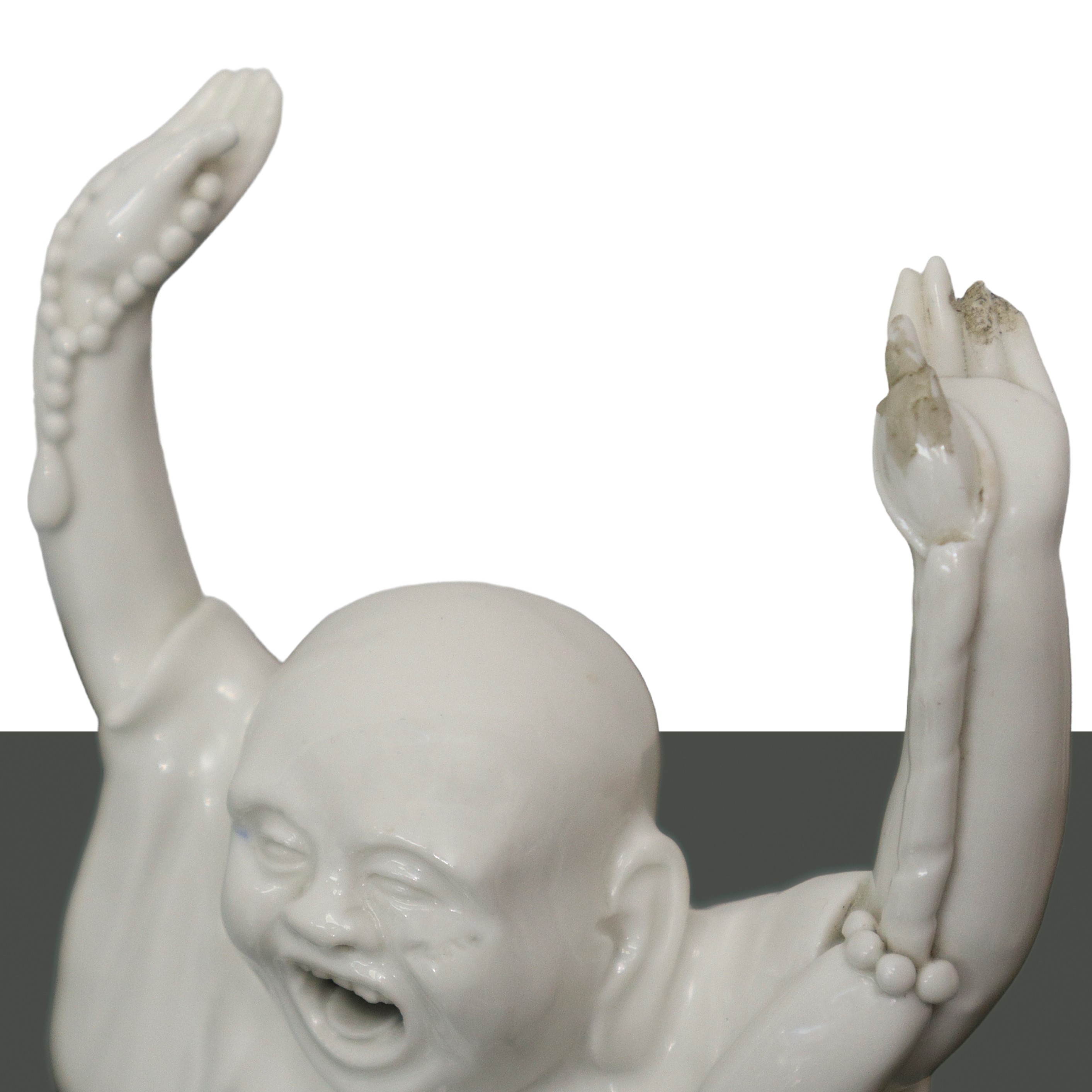 Statuina cinese di Buddha gioioso in ceramica bianca