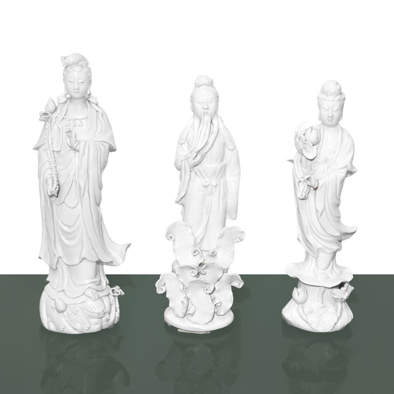 Tre statuine cinesi in porcellana bianca