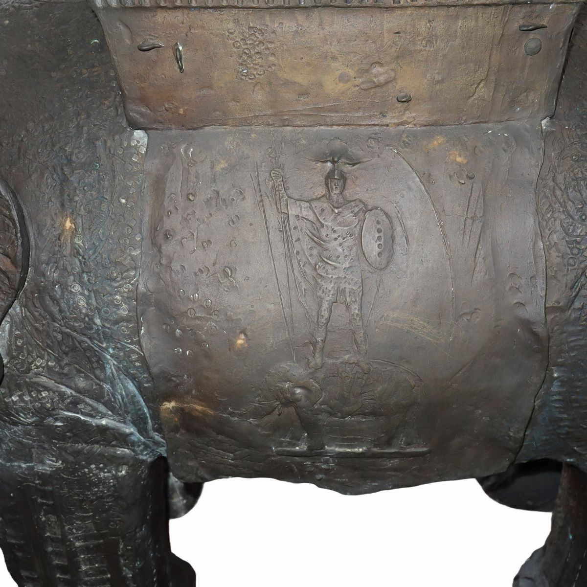 Tano e Nino Brancato - Elefante in Bronzo, Stemma di Catania