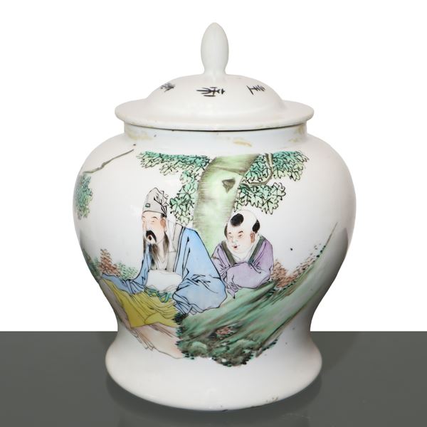 Potiche cinese in porcellana bianca con scena familiare