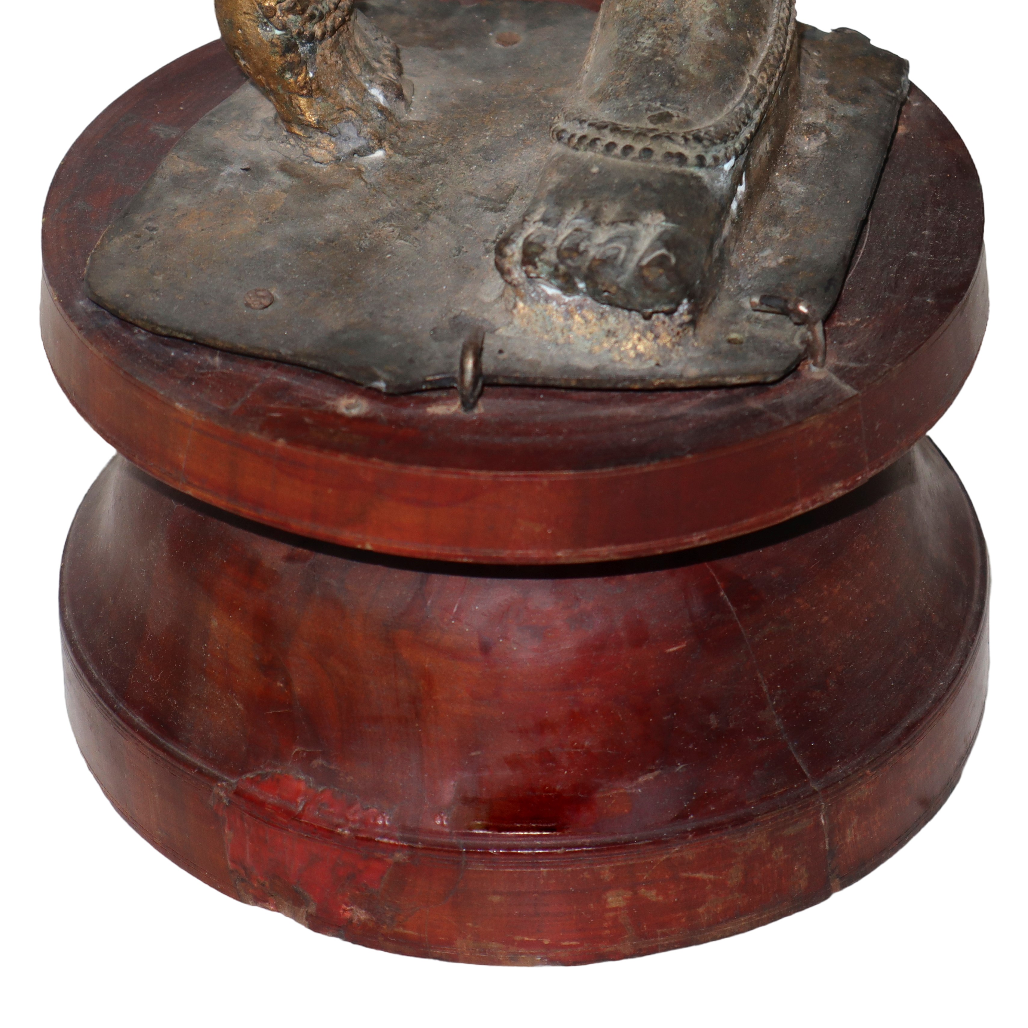 Antica grande statua birmana di bronzo dorato della dea Kali