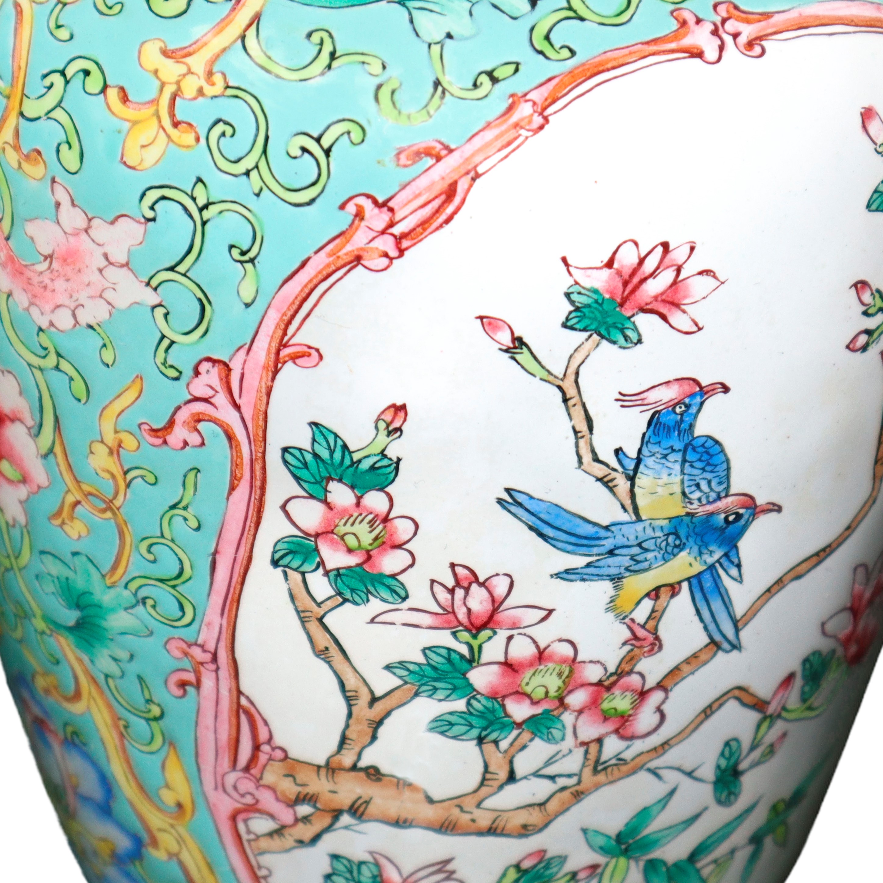 Vaso cinese della dinastia Quing in porcellana dipinto con decorazioni di fiori e uccelli