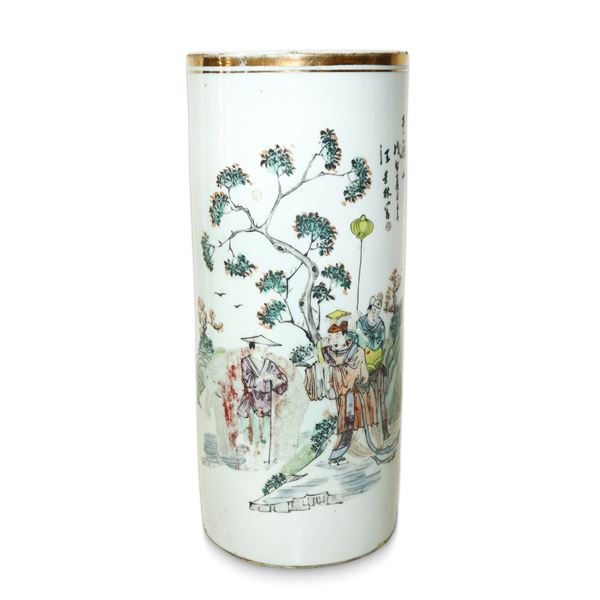 Chinese Cylindrical Rollo Vase in Pink Family Porcelain Quinq Dynasty