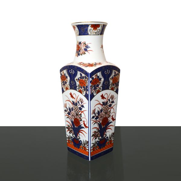 Vaso giapponese in porcellana Imari