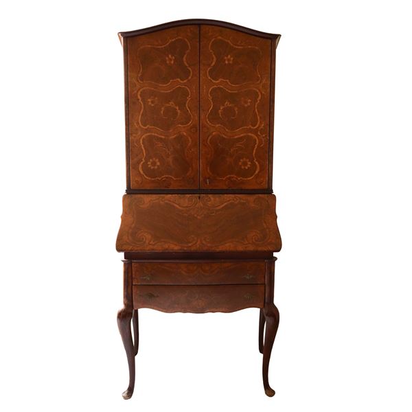 Ribalta con alzata, in stile Chippendale