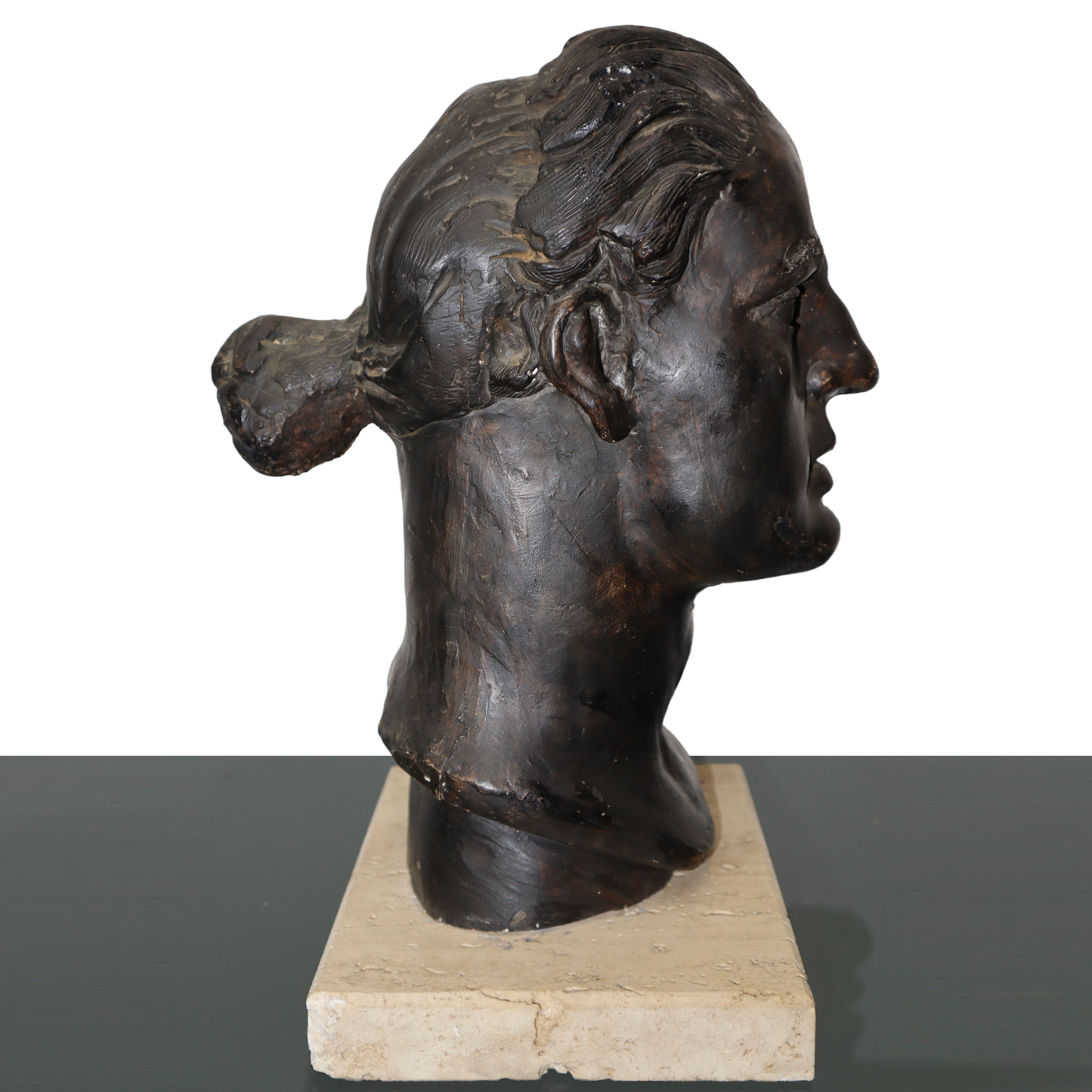 Volto di uomo, scultura in terracotta.