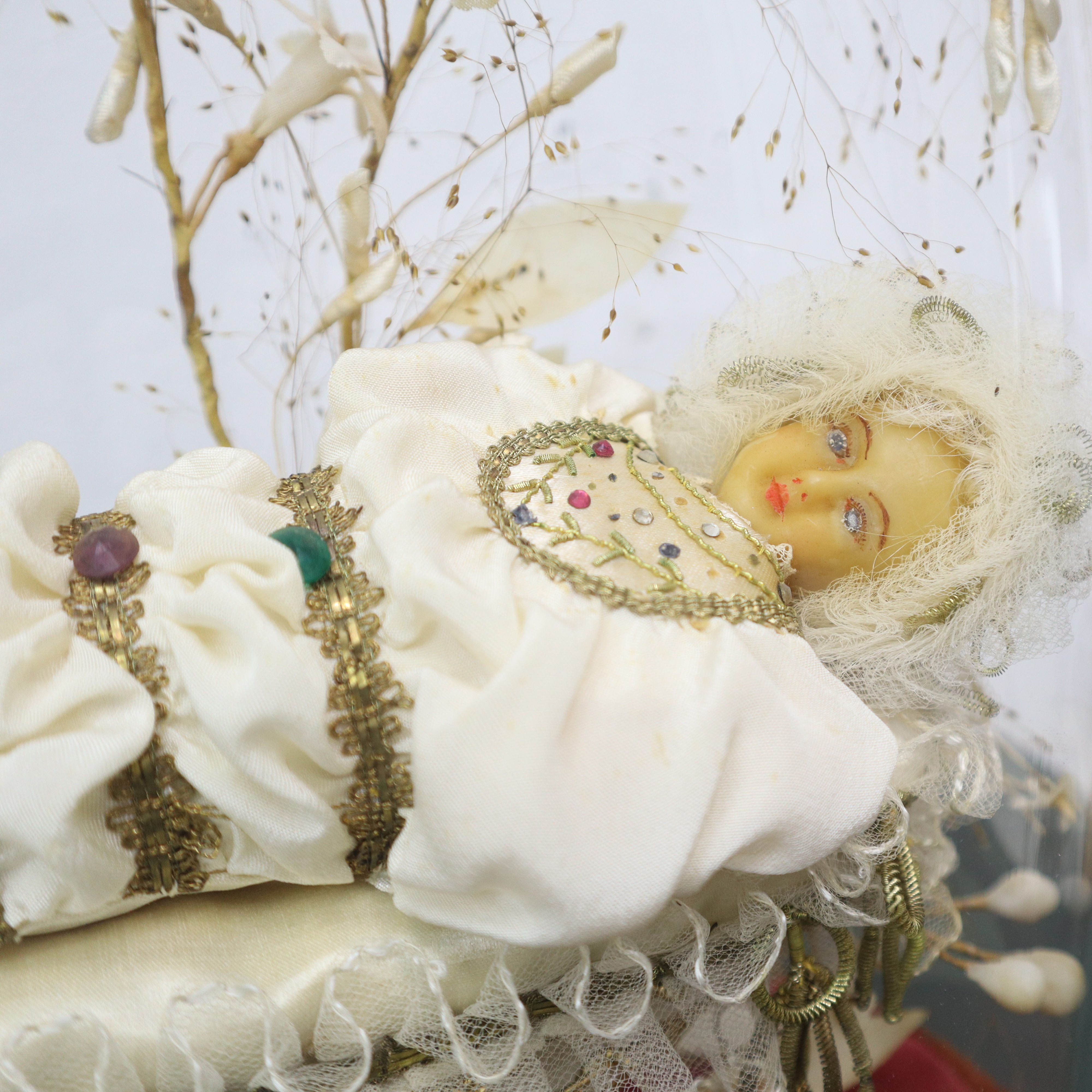 Madonna Bambina in Ceroplastica in Teca di Vetro