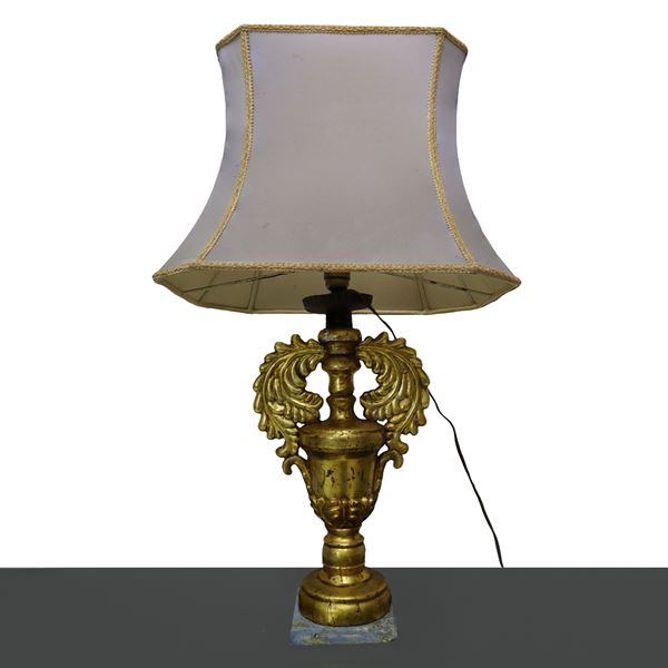 Lamp with base in gilded wood, silver and mixture