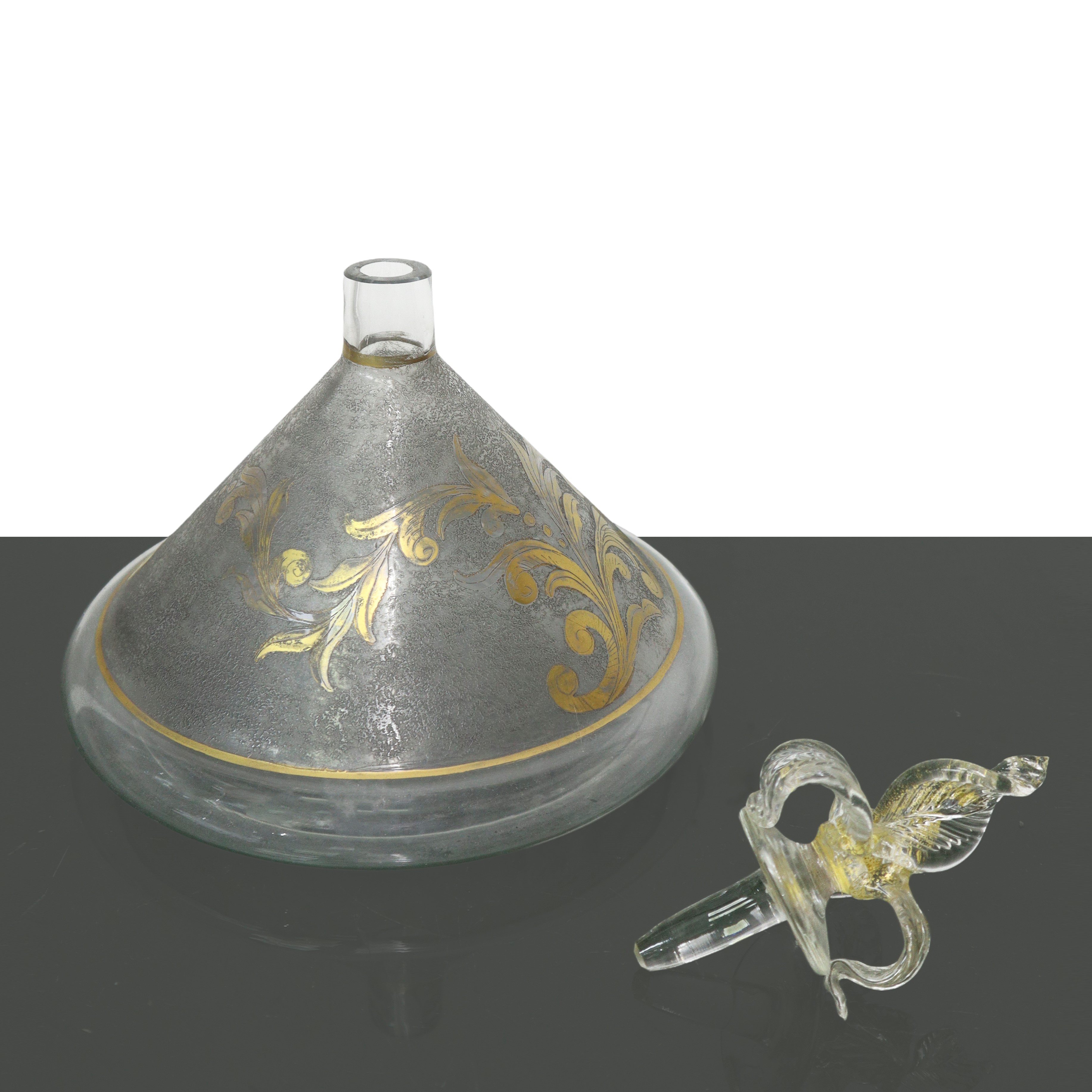 Bottiglia in vetro soffiato di Murano con decori in oro, XX secolo