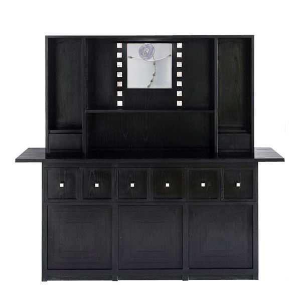 Charles Rennie Mackintosh : Credenza di Charles Rennie Mackintosh per Cassina, in frassino laccato nero  (1980)  - Asta Design, Arti decorative del XX secolo, Vintage - Casa d'aste La Rosa