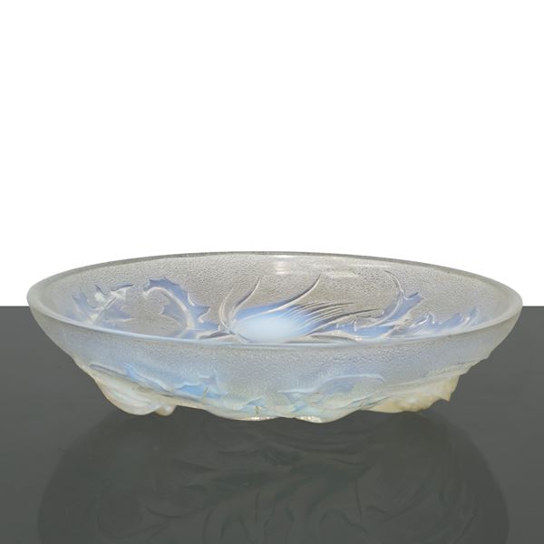 French glass bowl decorated with floral motifs, stamped Etling 214