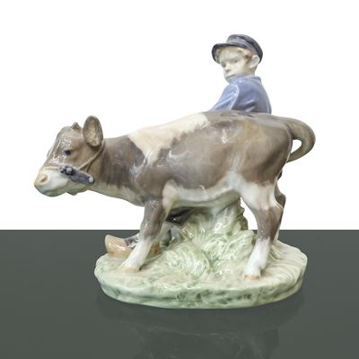 Ragazzo con vitello, ceramica