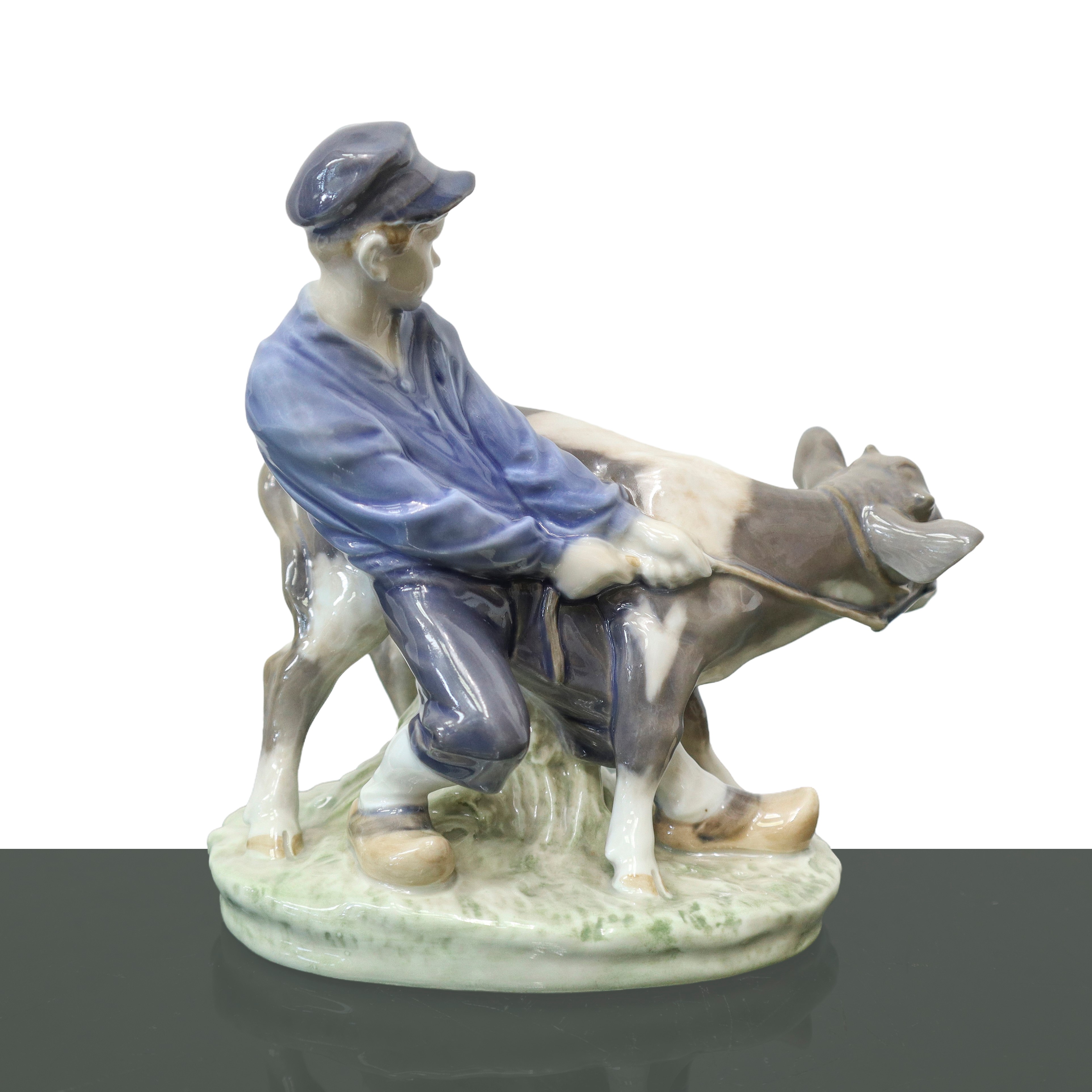 Royal Copenhagen Denmark - Ragazzo con vitello 772