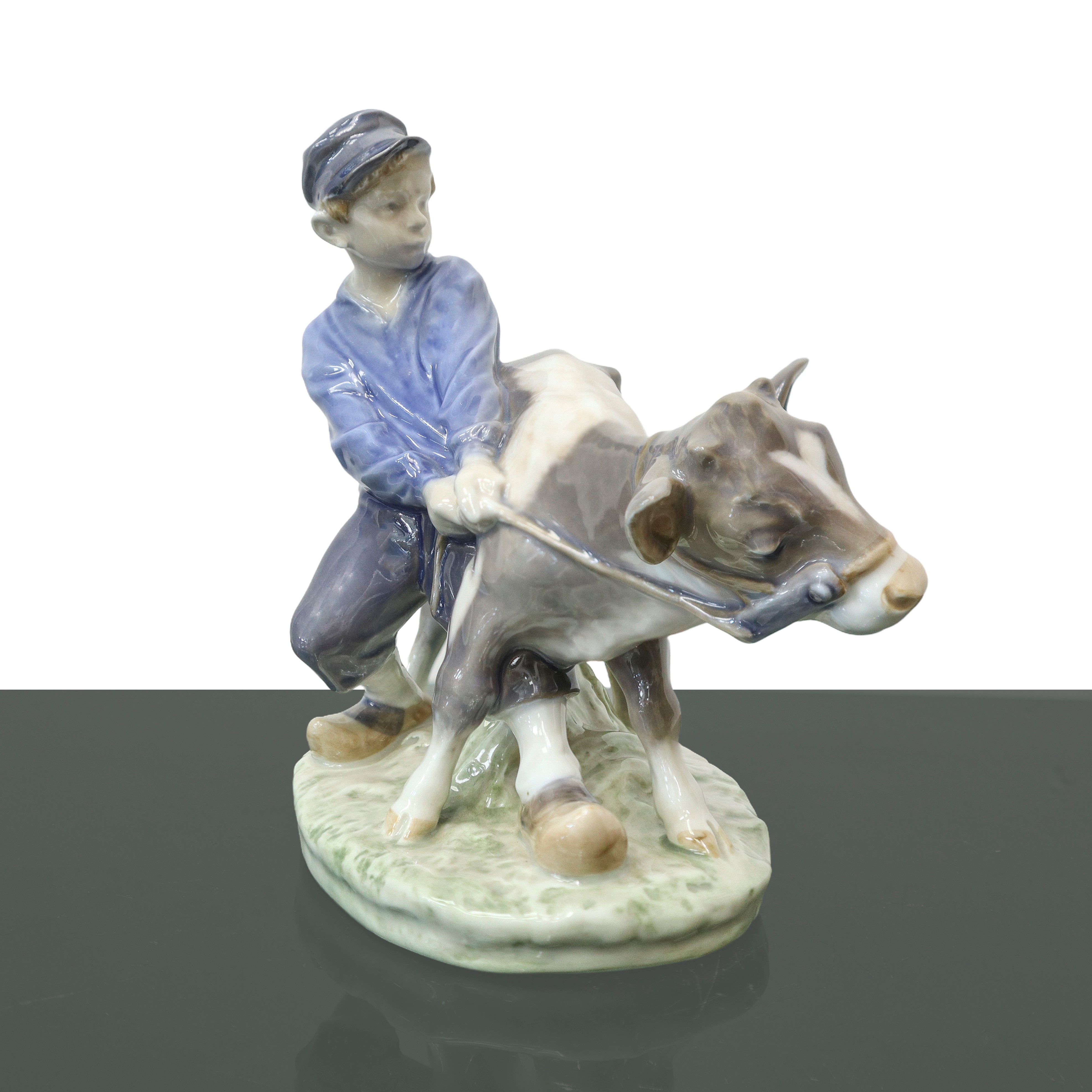 Royal Copenhagen Denmark - Ragazzo con vitello 772