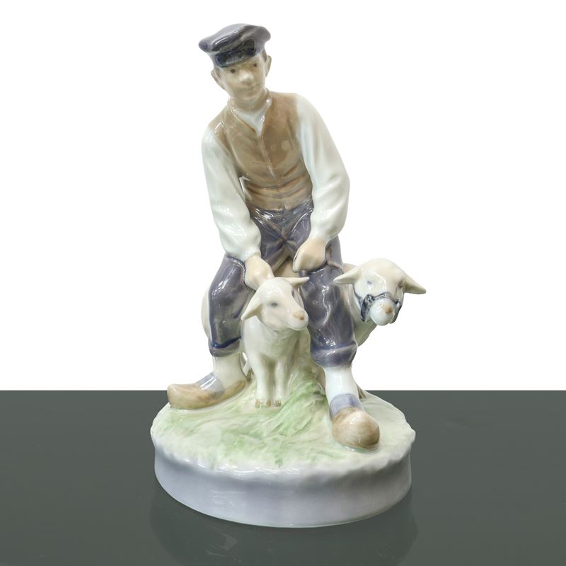 Royal Copenhagen Denmark - Royal Copenhagen, Ragazzo con due pecorelle