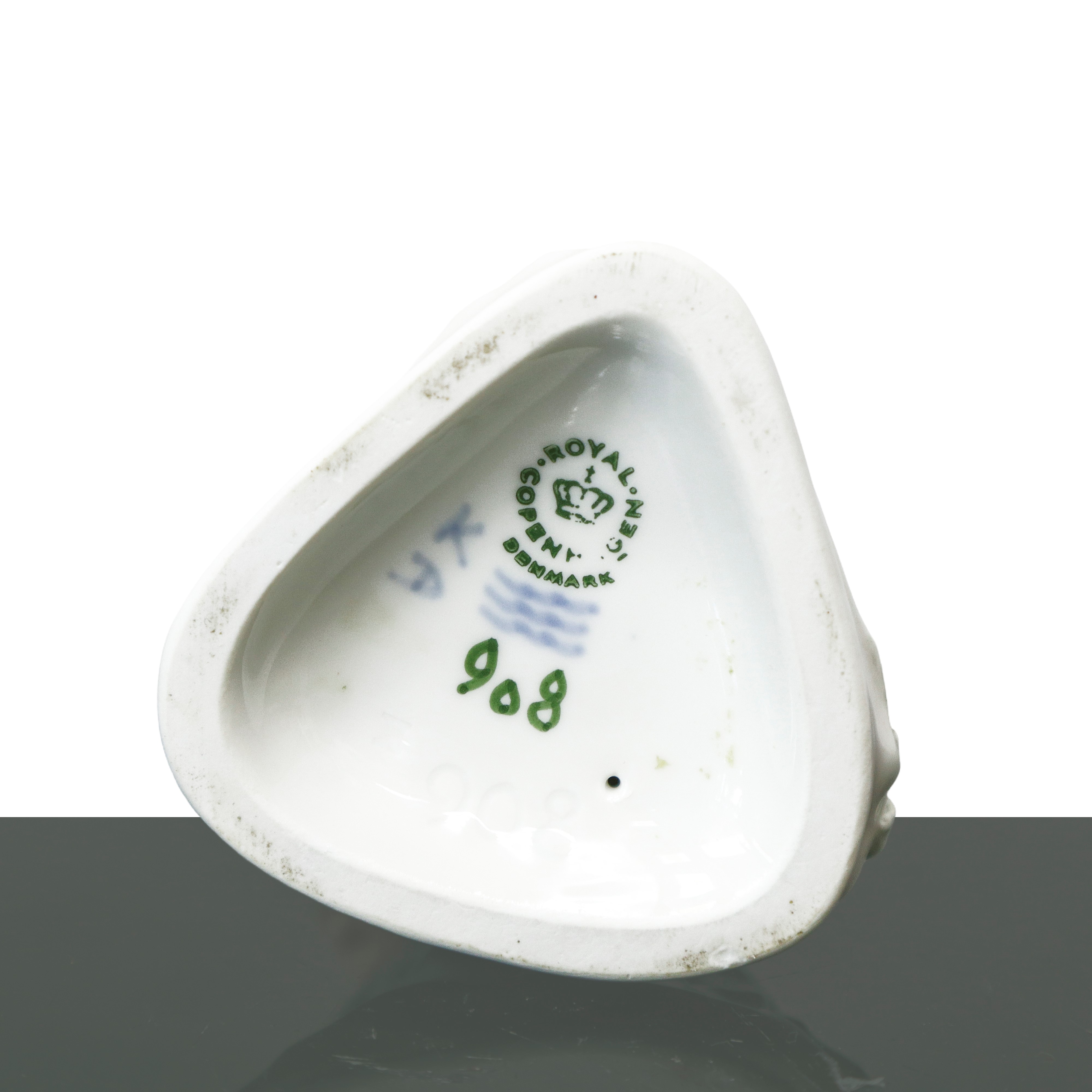 Royal Copenhagen Denmark - Ragazza con fazzoletto di grano