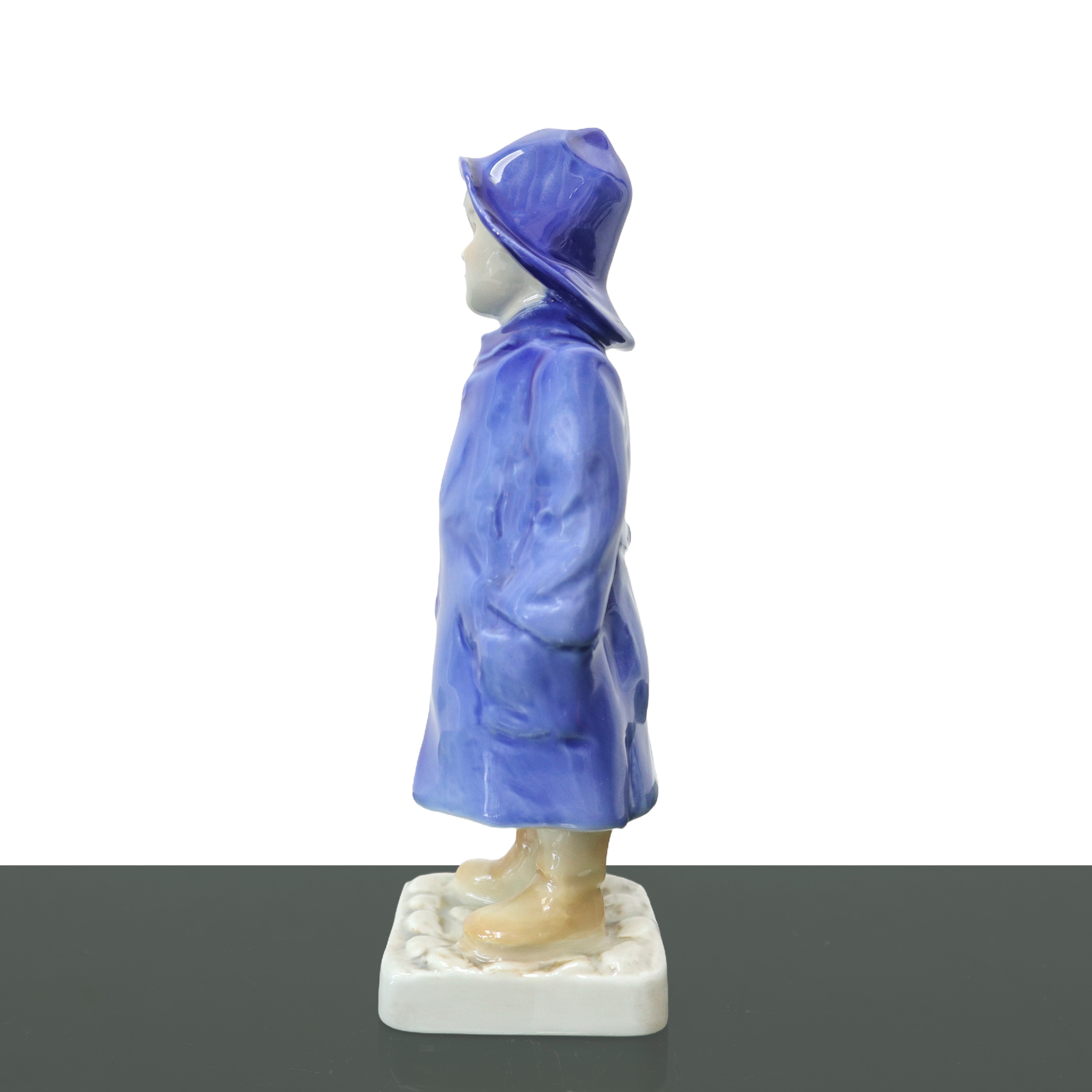 Royal Copenhagen Denmark - Ragazzo con cappotto blu