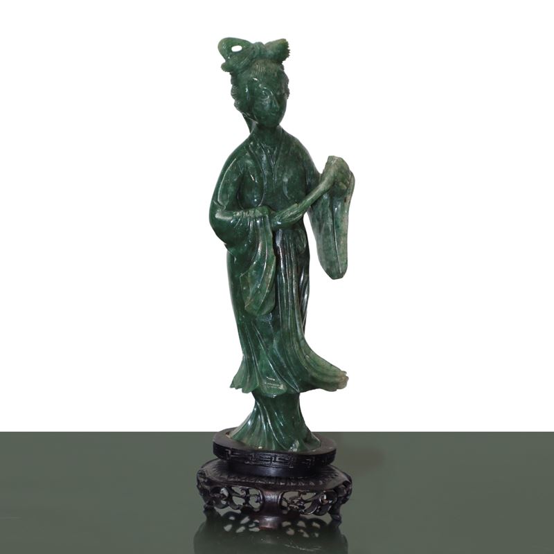 Guanin in giada verde scuro