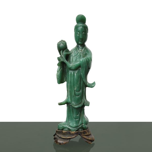 Green jade guanin with rose in hand